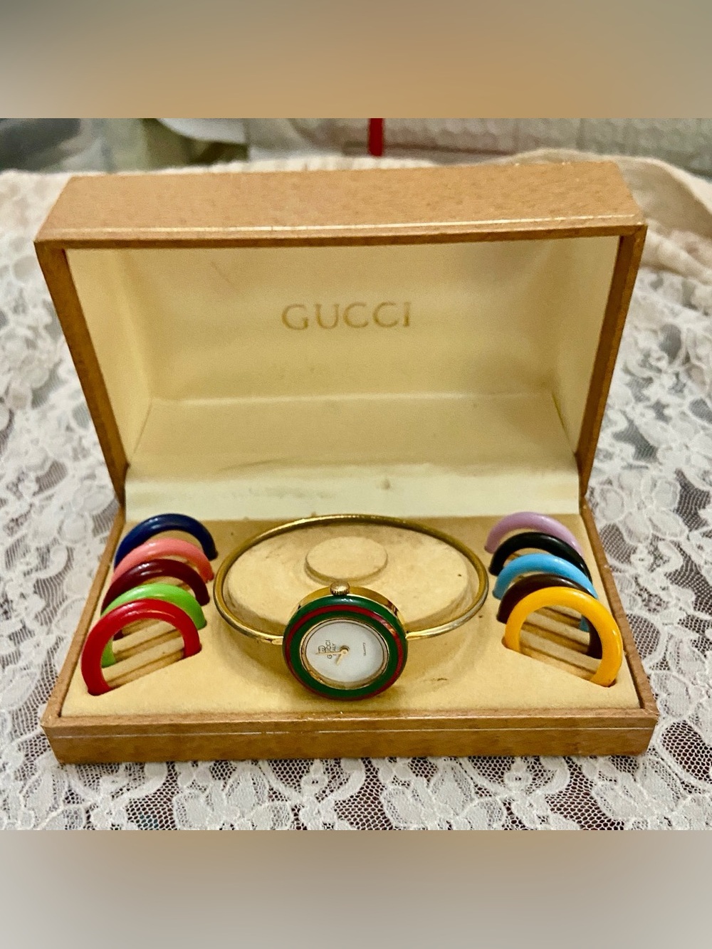 Gucci 12-pc Interchangeable Gold Ladies Watch with Original Box - Picture 11 of 13